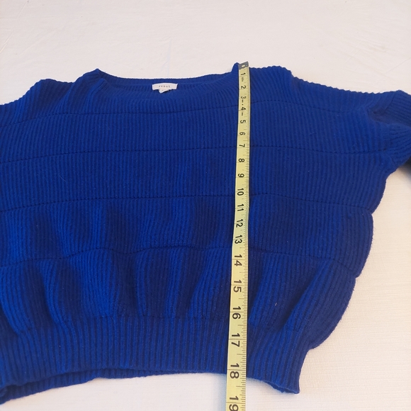 Debut Cobalt Blue Cropped Ribbed Knit Balloon Sleeve Sweater Boxy Fit Size M - Picture 10 of 12